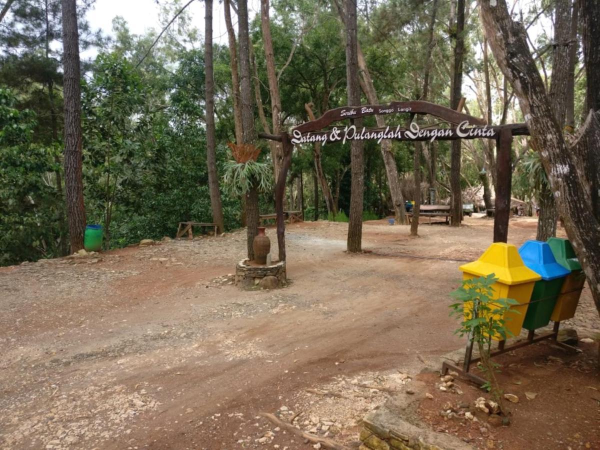 Seribu Batu Songgo Langit Resort & Camp Bantul Esterno foto