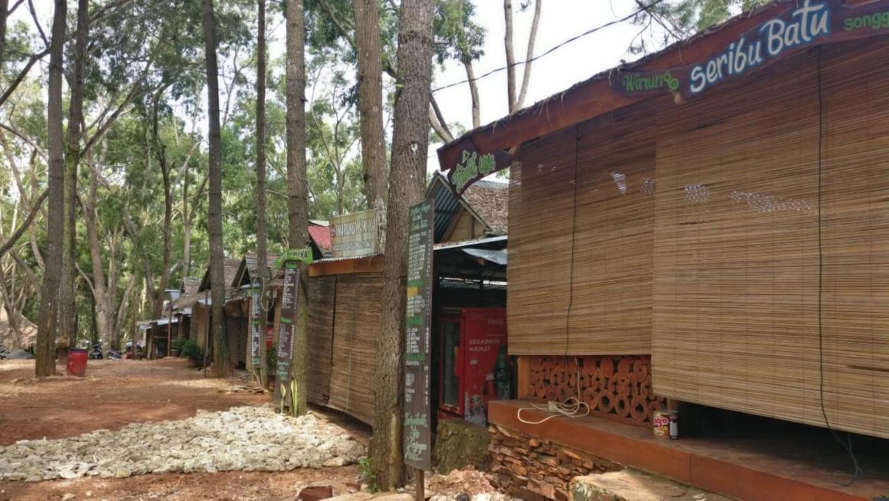 Seribu Batu Songgo Langit Resort & Camp Bantul Esterno foto