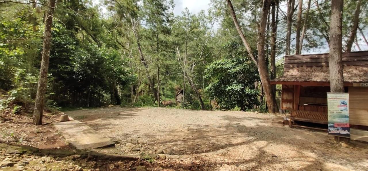 Seribu Batu Songgo Langit Resort & Camp Bantul Esterno foto