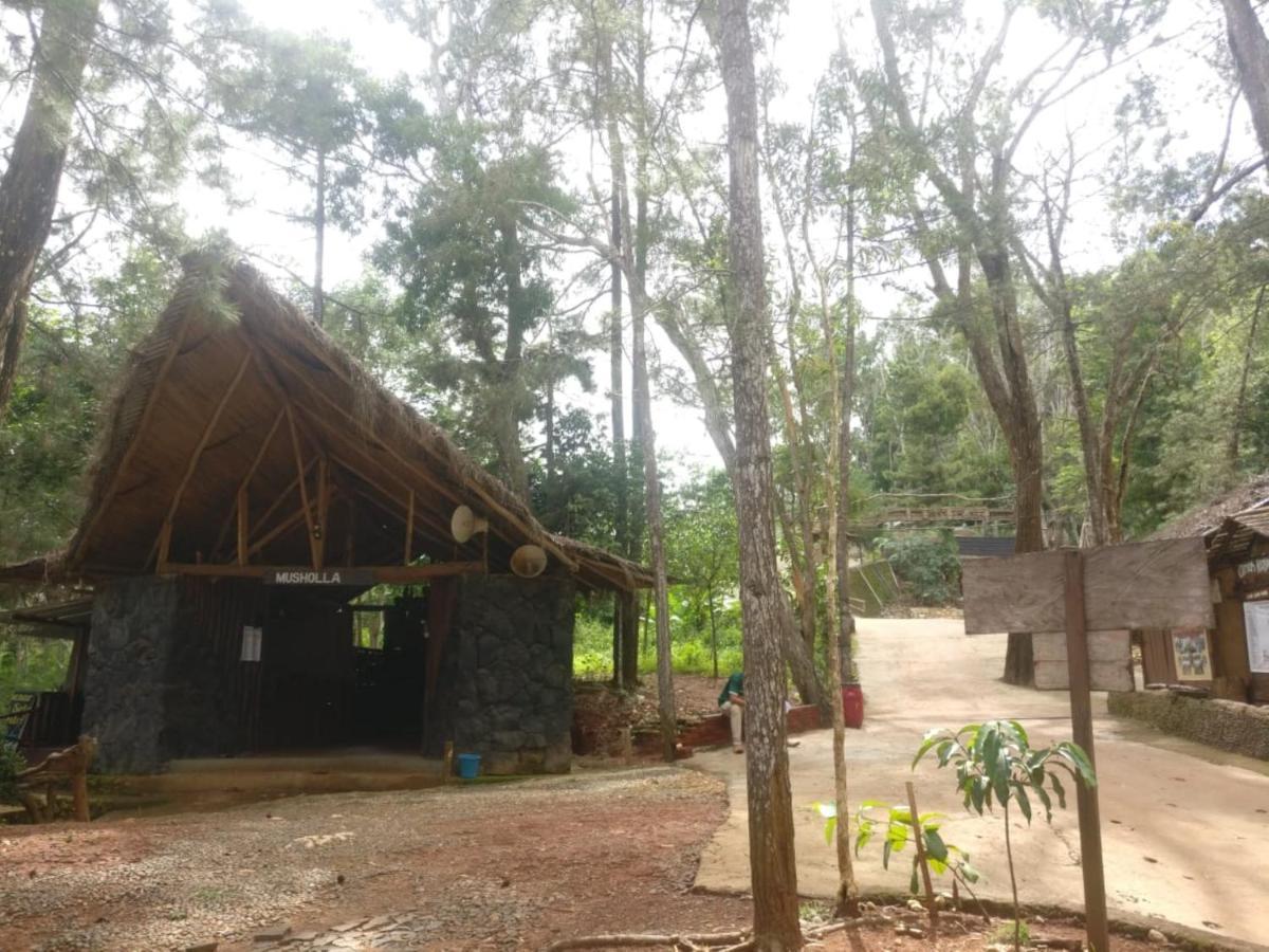 Seribu Batu Songgo Langit Resort & Camp Bantul Esterno foto